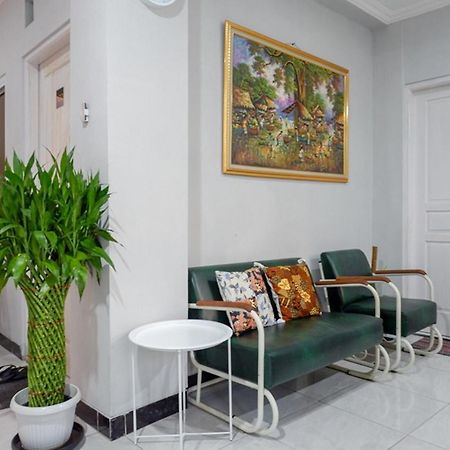 Reddoorz Near Jalan Adi Sucipto Solo Hotel Екстериор снимка