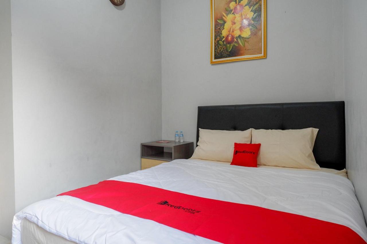 Reddoorz Near Jalan Adi Sucipto Solo Hotel Екстериор снимка