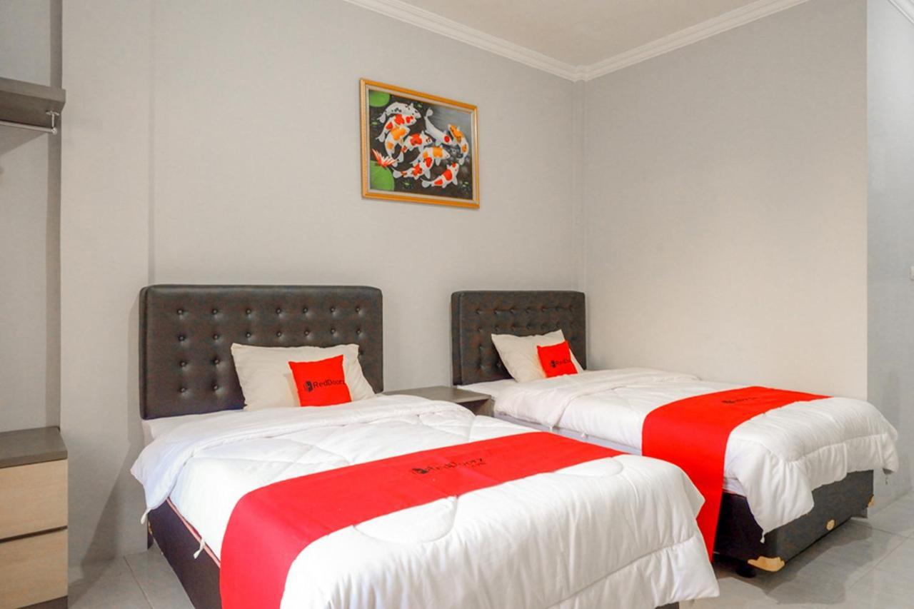 Reddoorz Near Jalan Adi Sucipto Solo Hotel Екстериор снимка