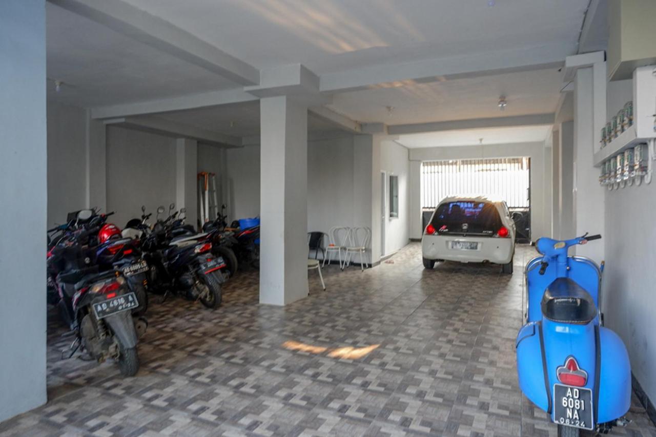 Reddoorz Near Jalan Adi Sucipto Solo Hotel Екстериор снимка