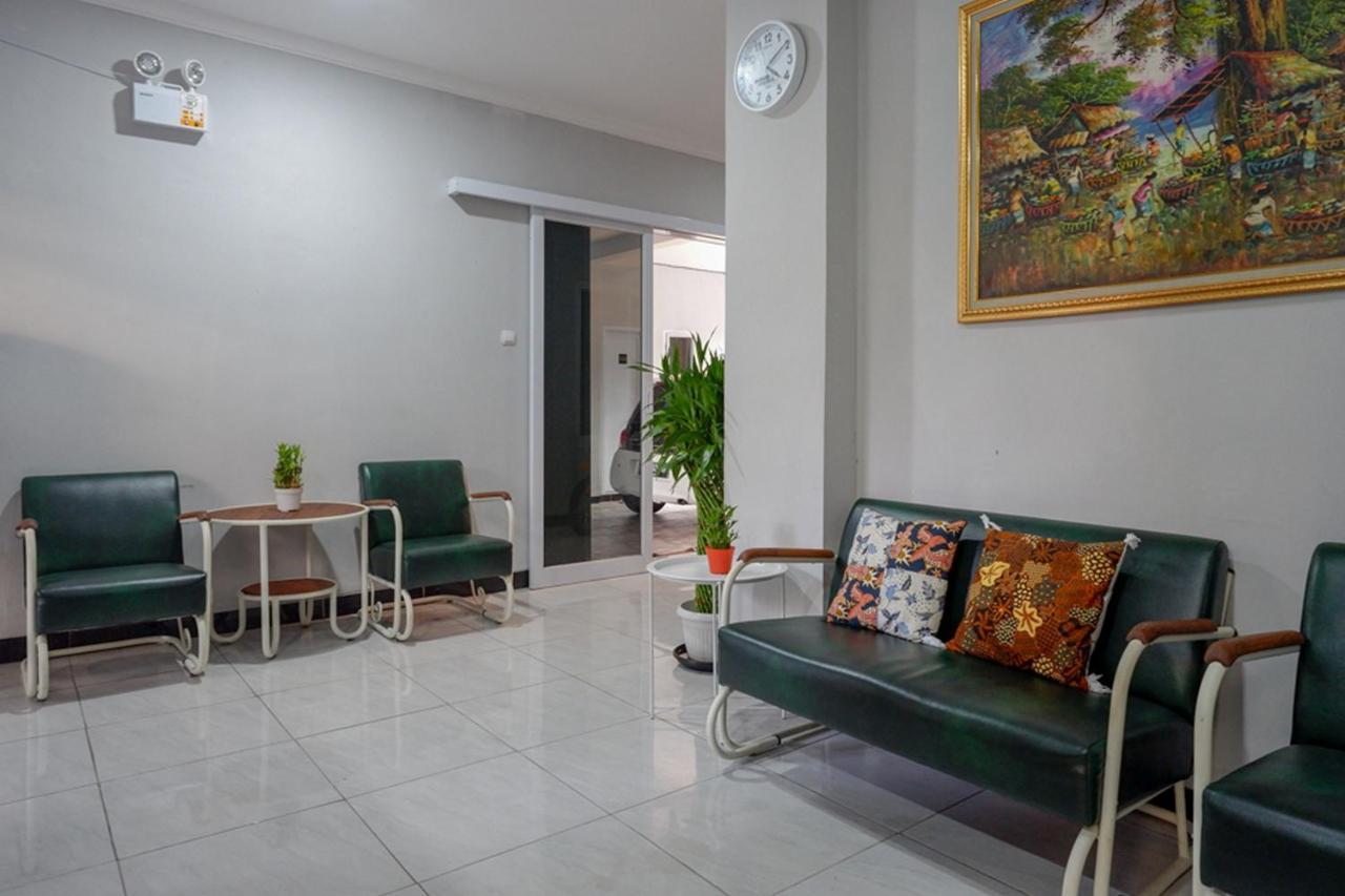 Reddoorz Near Jalan Adi Sucipto Solo Hotel Екстериор снимка
